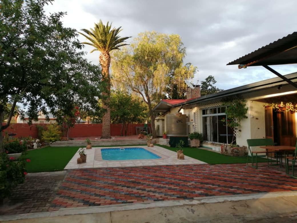 Okahandja Guesthouse Luaran gambar