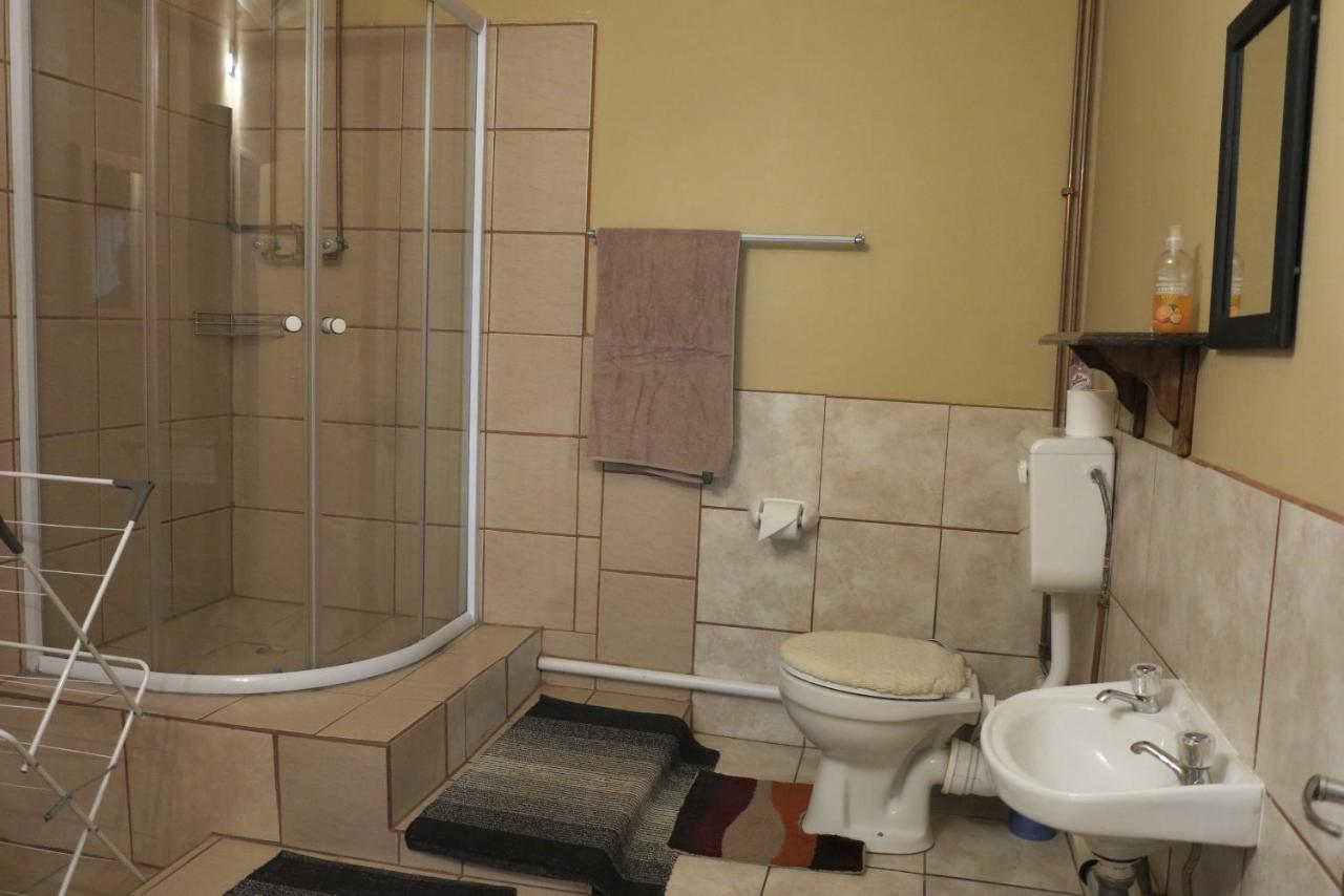 Okahandja Guesthouse Luaran gambar